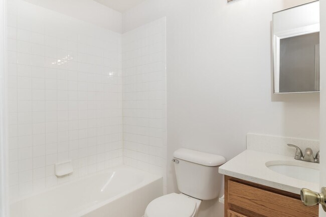 Building Photo - 4404 Silver Falls Dr