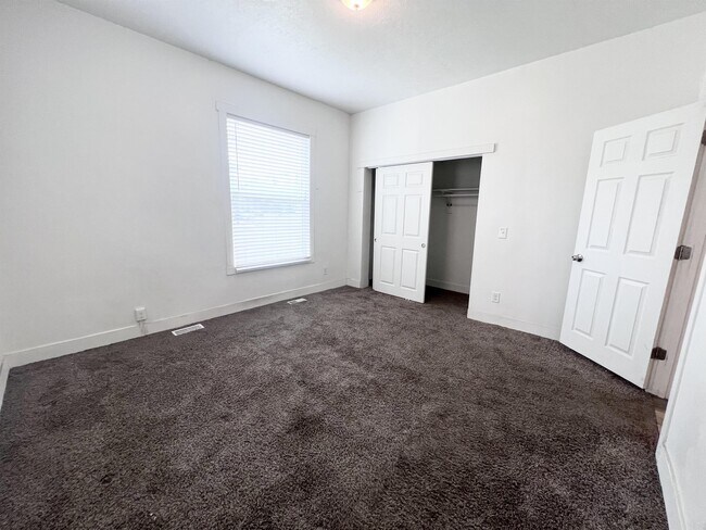 Building Photo - 778 S 400 E