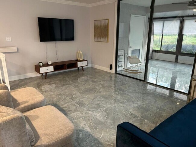 Building Photo - 7690 Lago Del Mar Dr