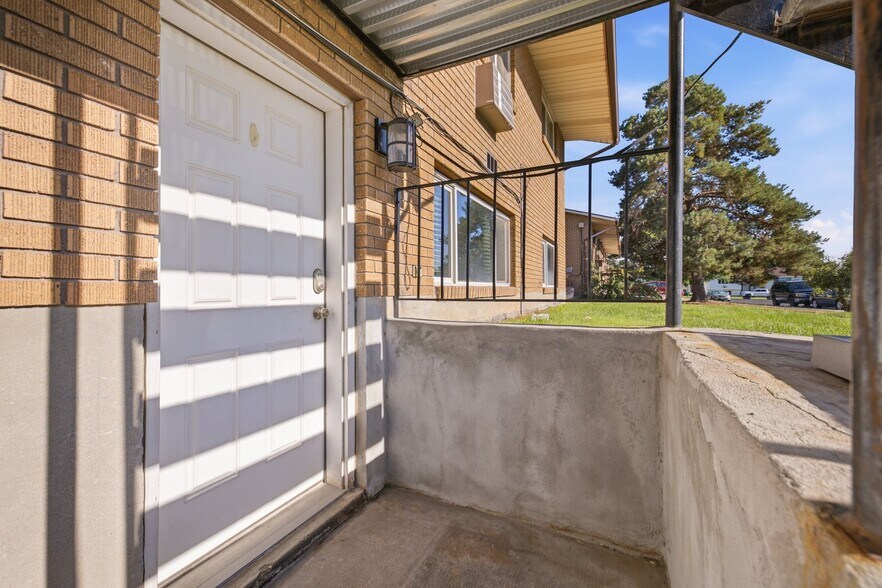 Building Photo - 1069 S 80 E