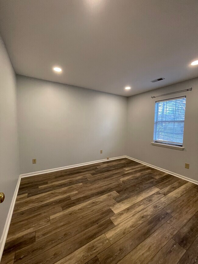 Building Photo - 8601 Findon Pl