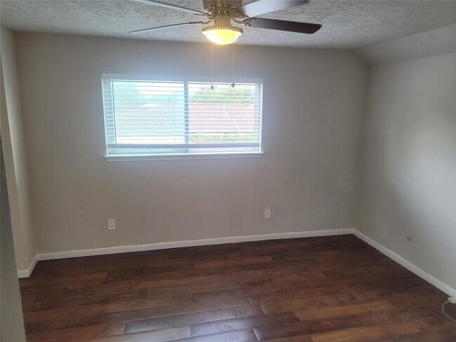 Building Photo - 10601 Sagewind Dr
