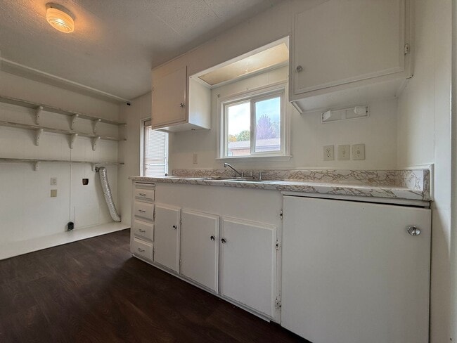 Building Photo - 2BR/2BA Mobile in Quiet Neighborhood