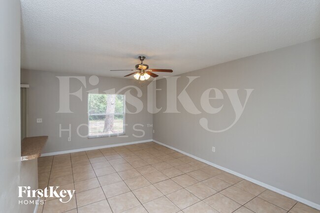 Building Photo - 112 Marsh St