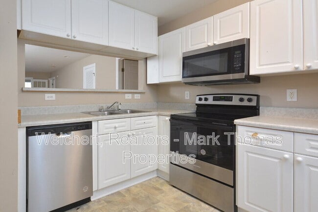 Building Photo - 929 Morreene Rd