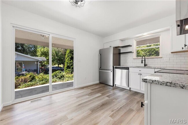 Building Photo - 32 Laura Dr