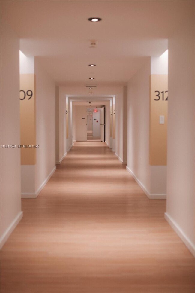 Building Photo - 291 Bal Bay Dr