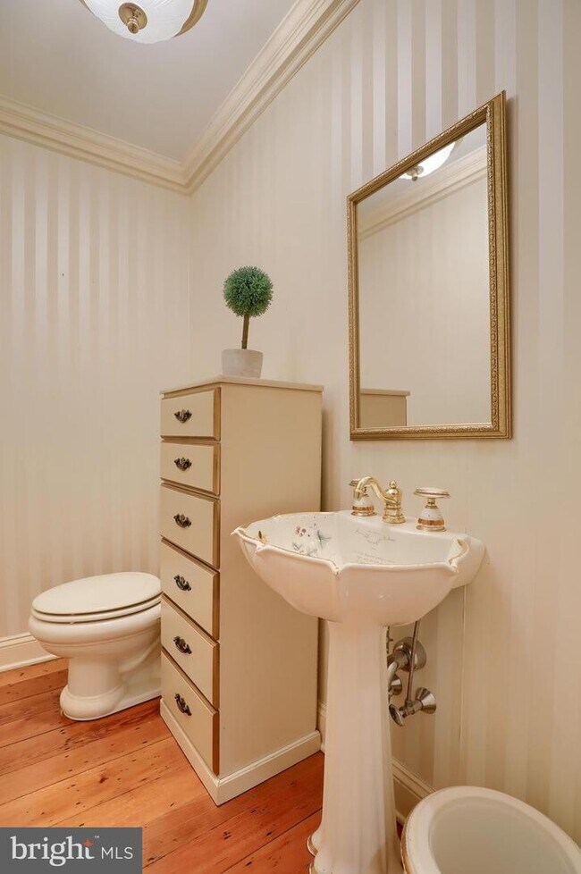 Building Photo - 1886 Conard Rd