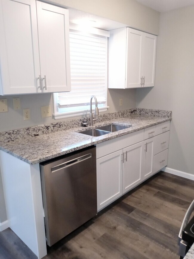 Building Photo - 3614 SW Skyline Pkwy