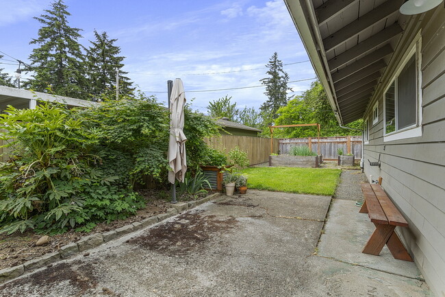Building Photo - 5359 SE 91st Ave