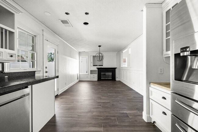 Building Photo - 39535 Oak Cir