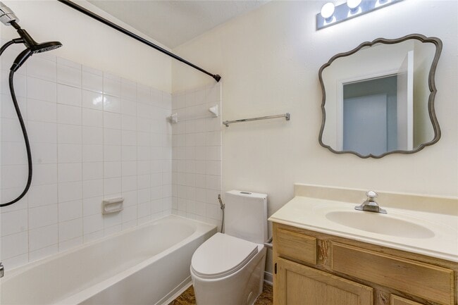 Building Photo - 1215 Whisper Trace Ct