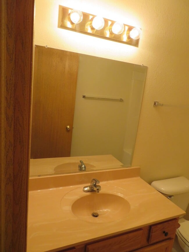 Building Photo - Raco 130/134 Nordic