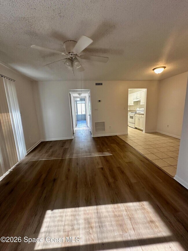 Building Photo - 3555 Sable Palm Ln