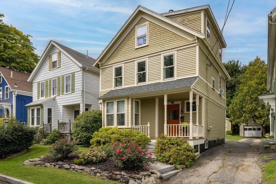 Primary Photo - 281 Dennett St