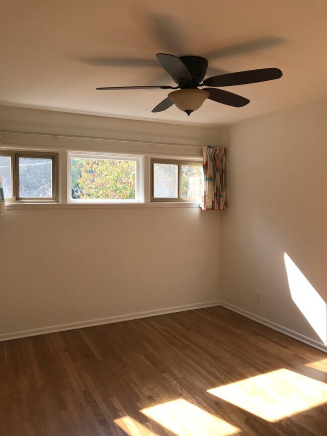 Building Photo - Prime Palms/Mar Vista are - 2+1