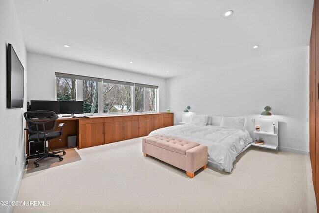 Building Photo - 11 Nolan Dr