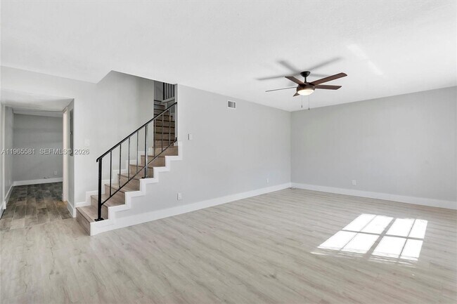 Building Photo - 48 Matador Ln