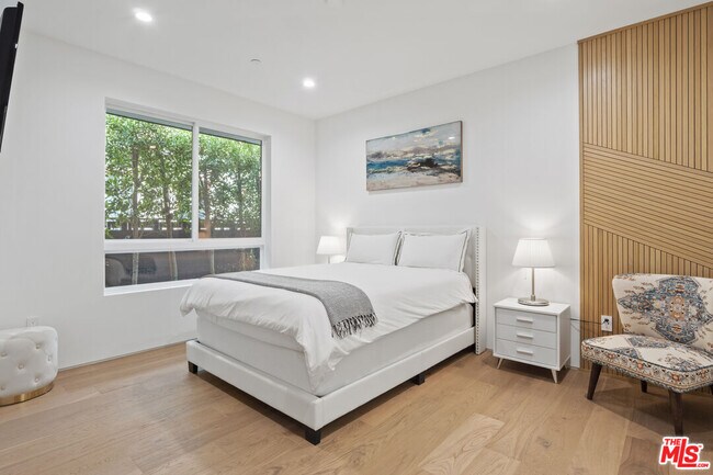 Building Photo - 5715 Troost Ave