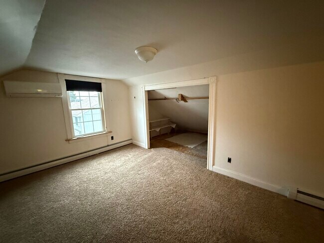 Building Photo - 361 Court St