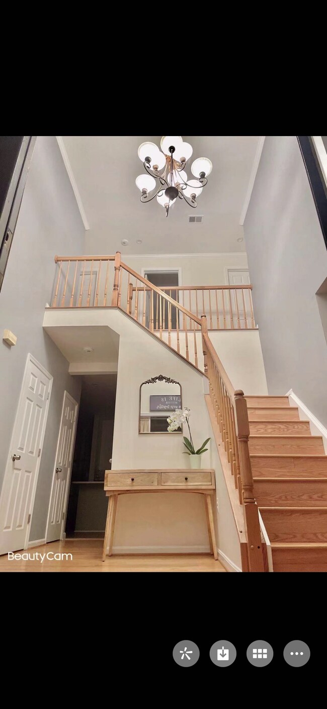 Building Photo - 5706 Regal Crest Ct
