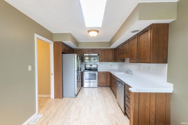 Building Photo - 604 W Soutar Dr