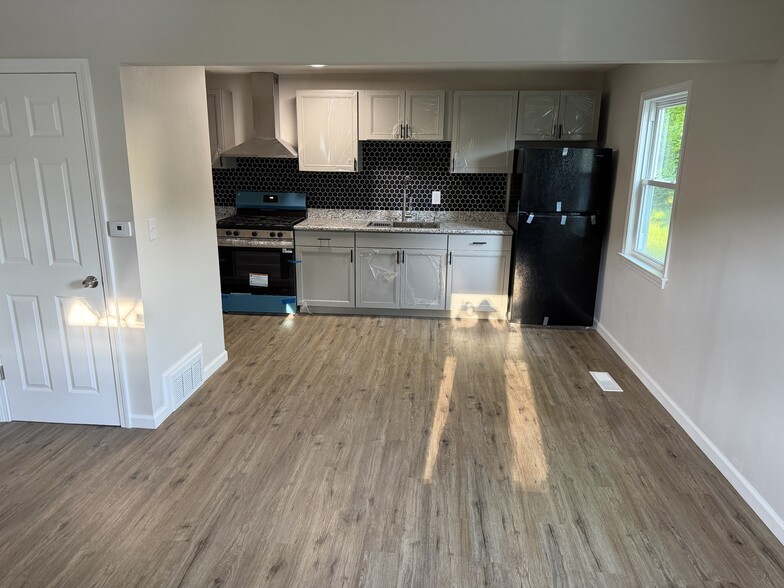 Building Photo - 84 Higbie Dr