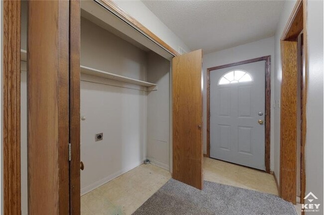 Building Photo - 2807 W Maxwell Ave