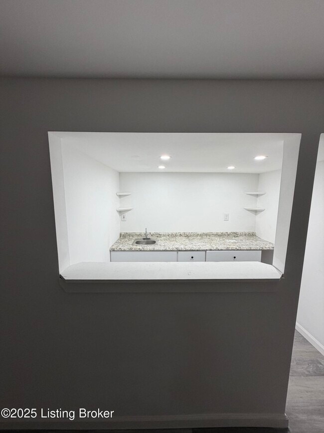 Building Photo - 5414 Bungalow Dr