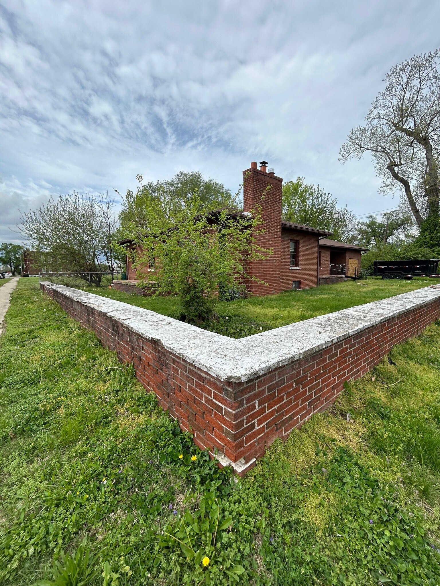 Building Photo - 1525 St Louis Ave