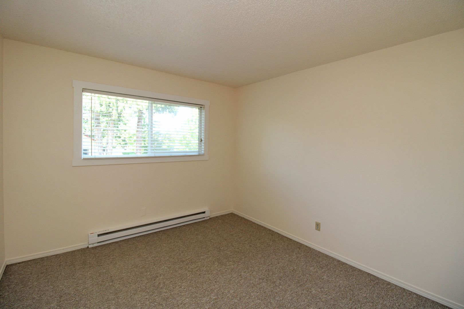 Building Photo - 6214 SE 51st Ave