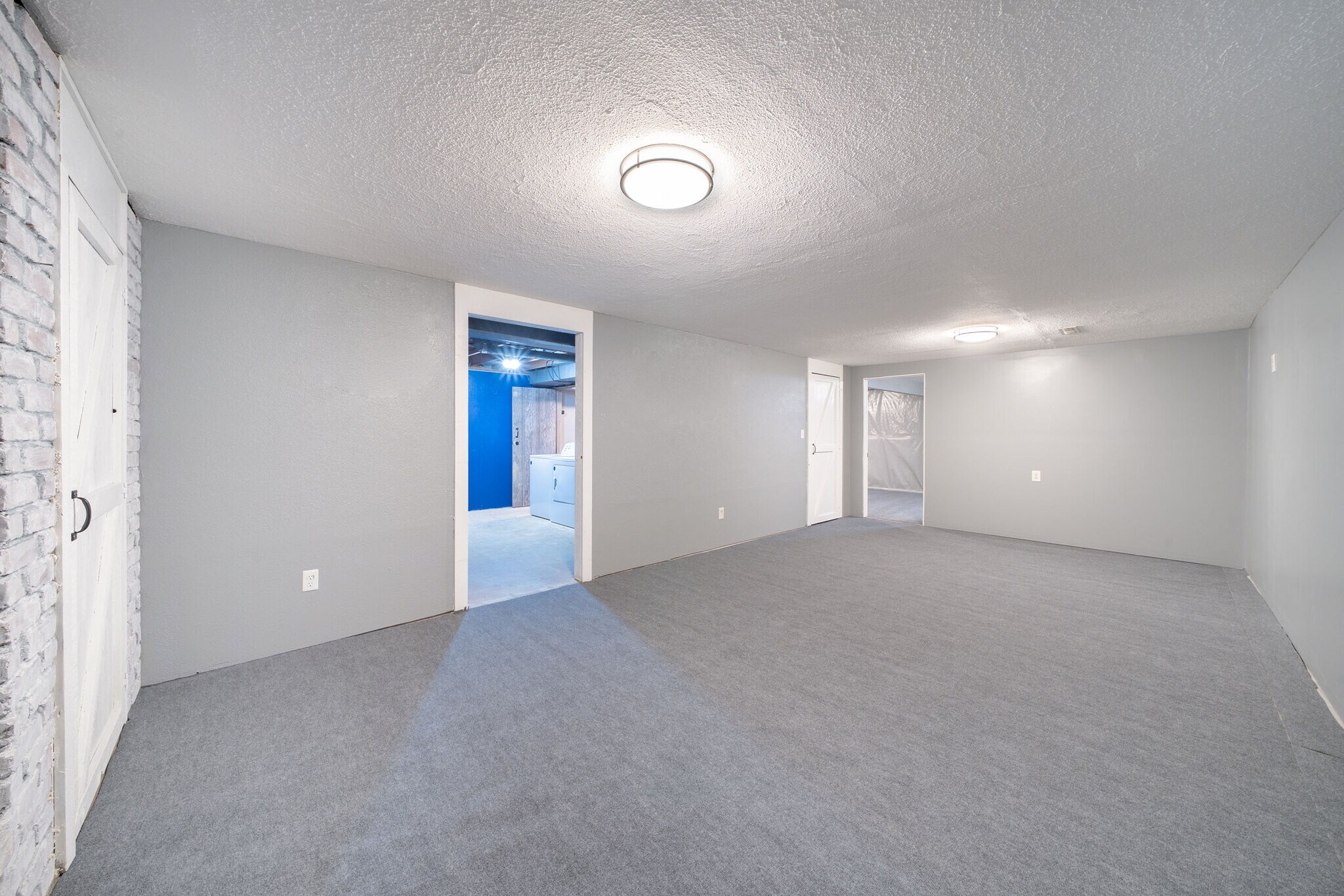 Building Photo - 617 N Willow Dr