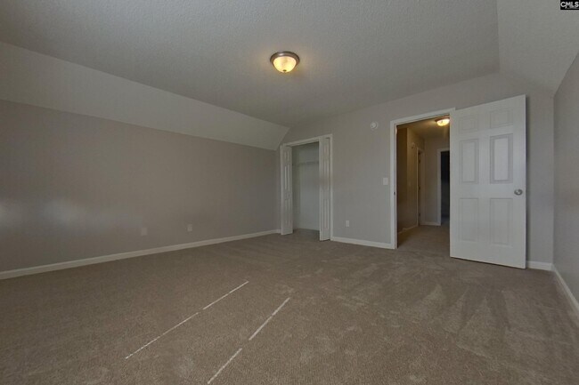 Building Photo - 13 Walnut Grove Way