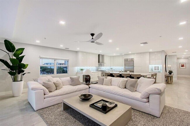 Building Photo - 650 Golden Gate Point