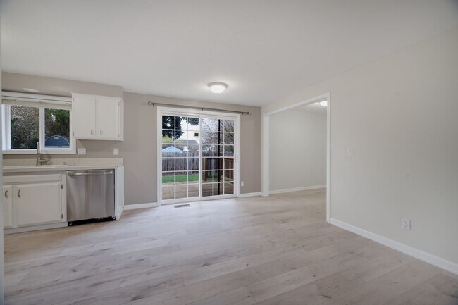 Building Photo - Living & Family Room! Freshly updated!