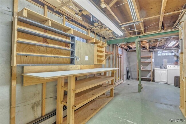 Building Photo - 116 Segsbury Rd