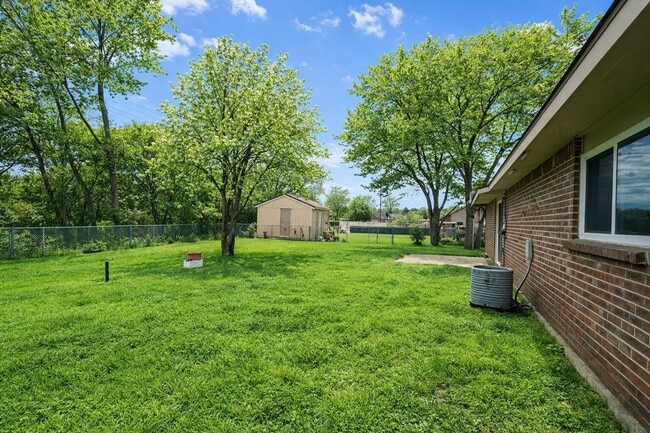 Building Photo - 130 Astoria Dr