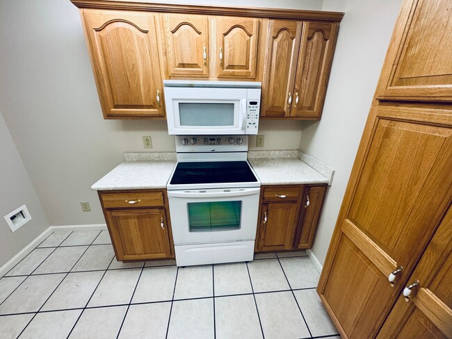 Building Photo - FOR LEASE- CONDO LOCATED IN A 55+ COMMUNITY!