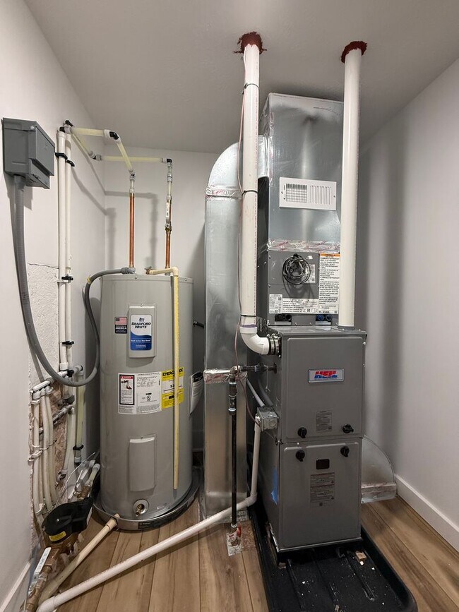 Building Photo - Like New! - 1 Bedroom Home in Muskegon