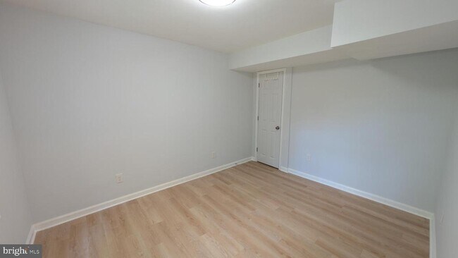 Building Photo - 5813 Shana Pl