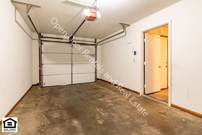 Building Photo - 1416/1418 Lakehurst Dr.