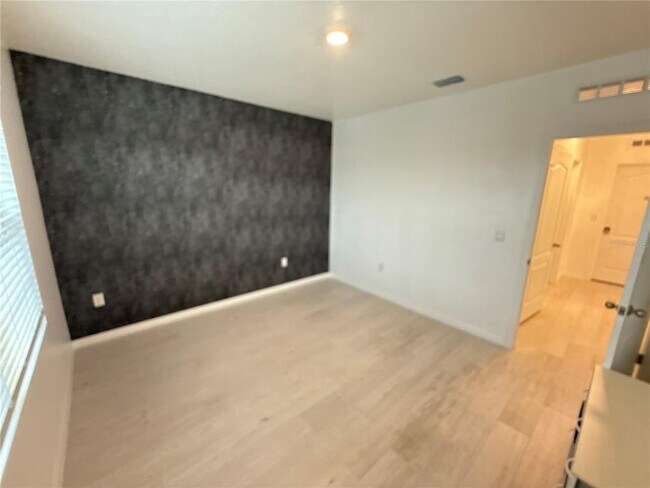 Building Photo - 2731 House Finch Rd