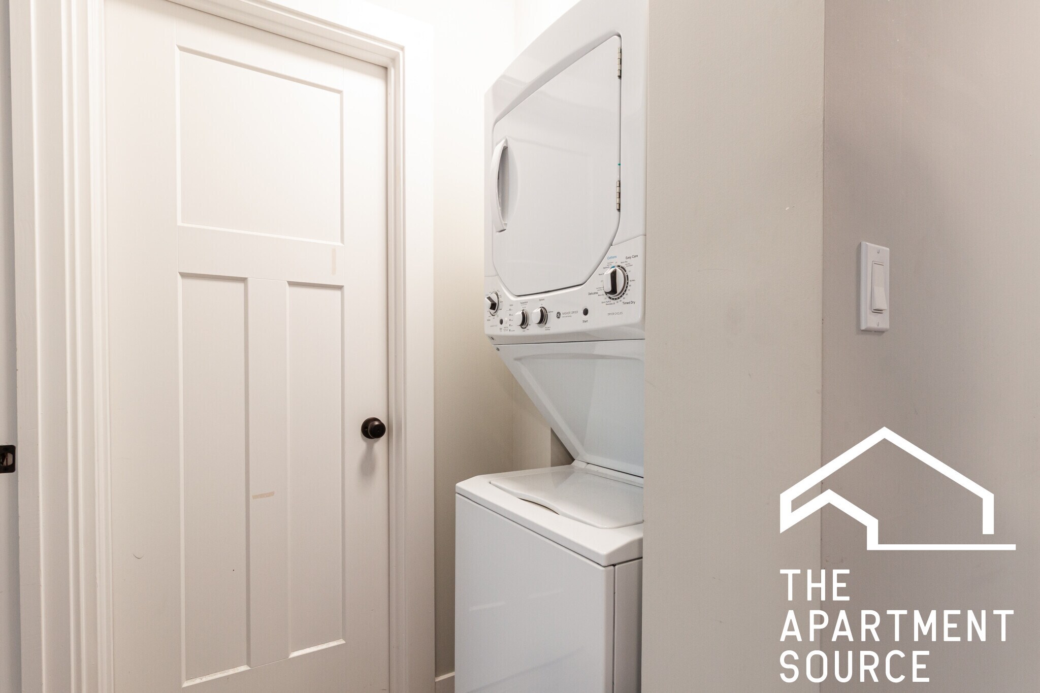 Building Photo - 529 W Surf St