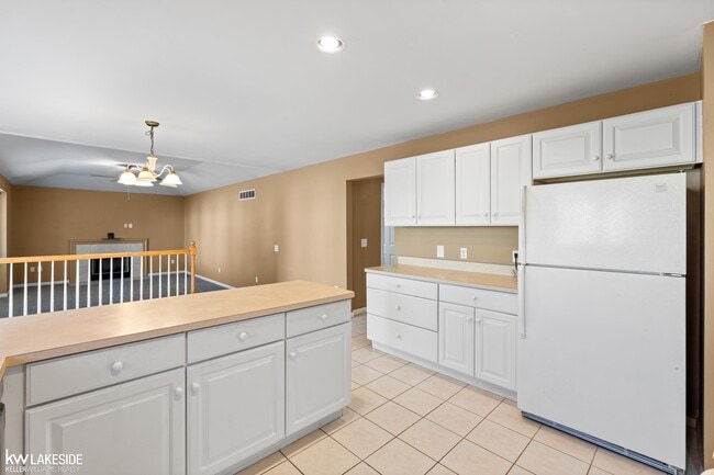 Building Photo - 2199 Edgestone Dr