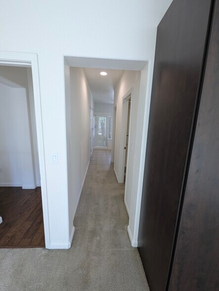Building Photo - 816 Gaspar Vis