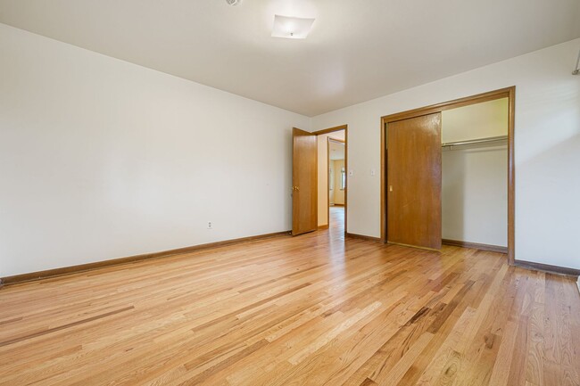 Building Photo - Spacious Duplex in Wheat Ridge!