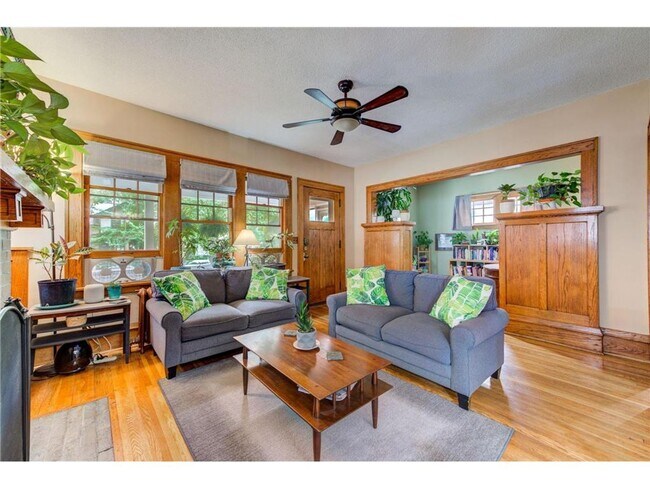 Building Photo - Gorgeous 6 Bedroom in Midway- June 2026 Mo...
