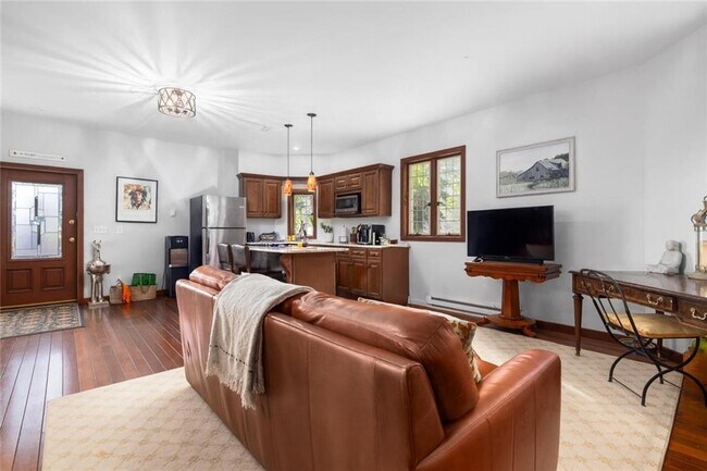 Building Photo - 216 Gray Craig Rd