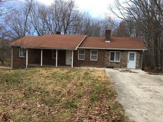 Building Photo - Three Bedroom Two Bathroom Home available in Blacksburg