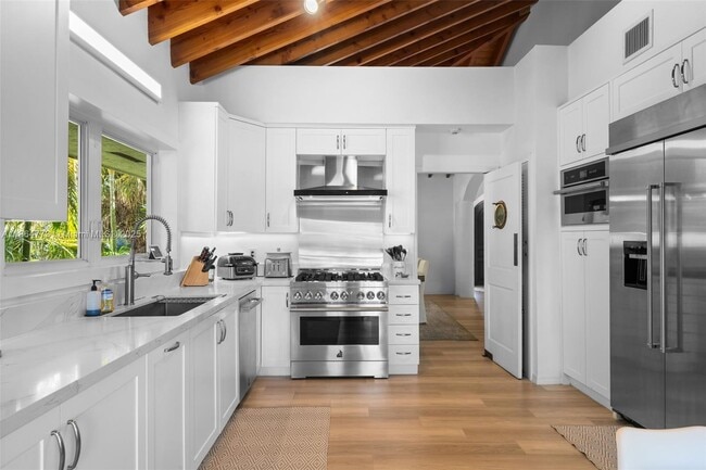 Building Photo - 6850 Sunrise Terrace